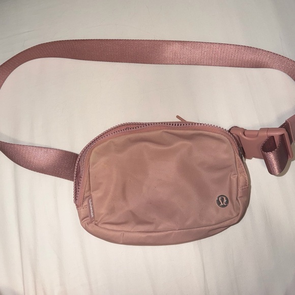 lululemon athletica Handbags - Lululemon Dusty Rose Belt Bag 1L